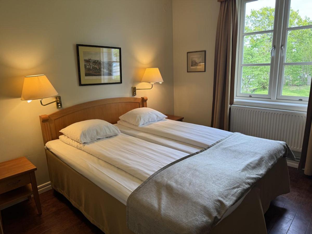 Hotel Tanum Gestgifveri Танумшеде Екстериор снимка