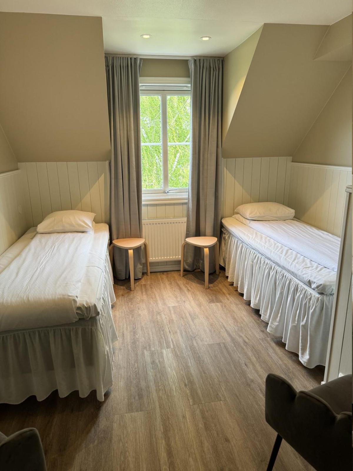 Hotel Tanum Gestgifveri Танумшеде Екстериор снимка