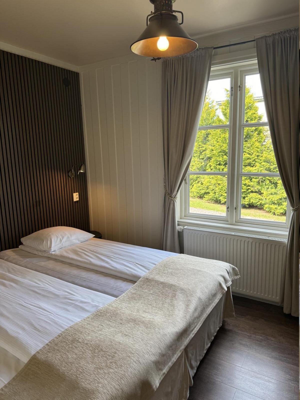 Hotel Tanum Gestgifveri Танумшеде Екстериор снимка